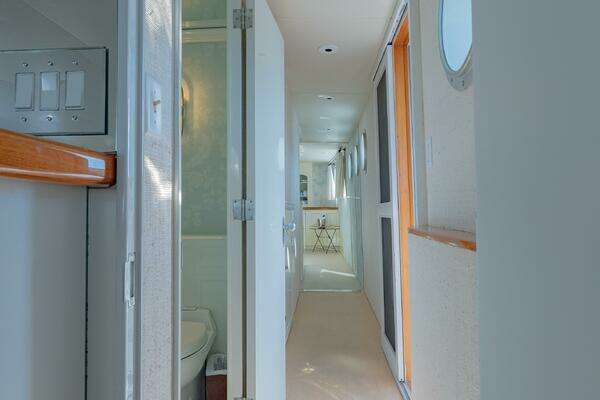 Companionway Forward 