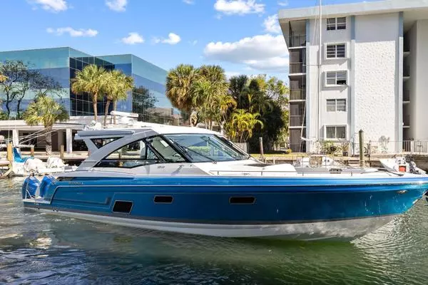 Photo of the 2023 Formula 430 Super Sport Crossover