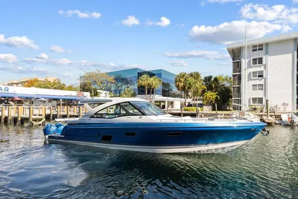 Photo of the 2023 Formula 430 Super Sport Crossover