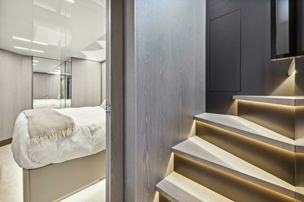 2021 Ferretti Yachts 85