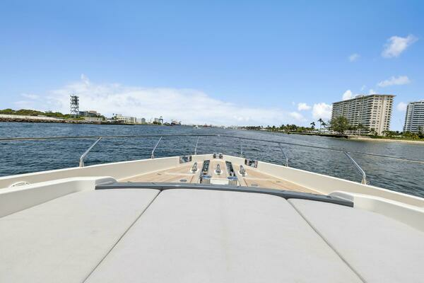 2021 Ferretti Yachts 85