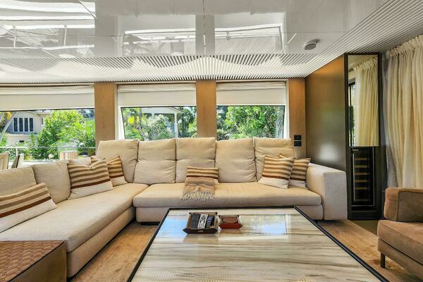 2021 Ferretti Yachts 85