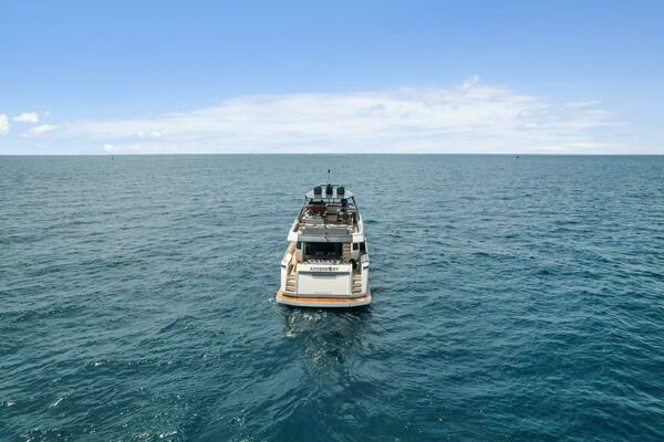 2021 Ferretti Yachts 85