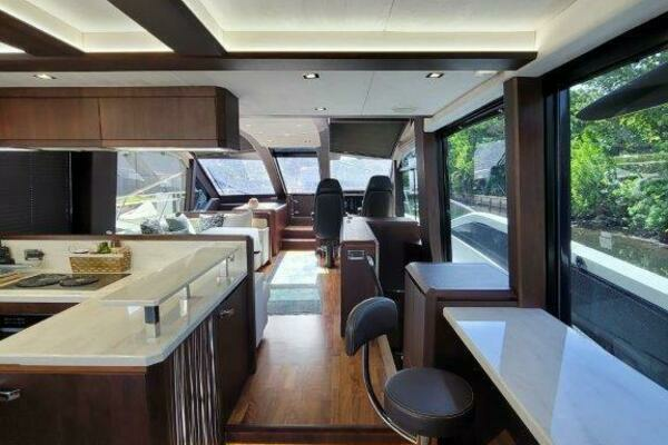2019 Galeon 64