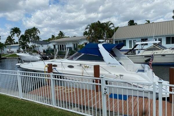 Photo of the 1997 Sea Ray 330 Sundancer