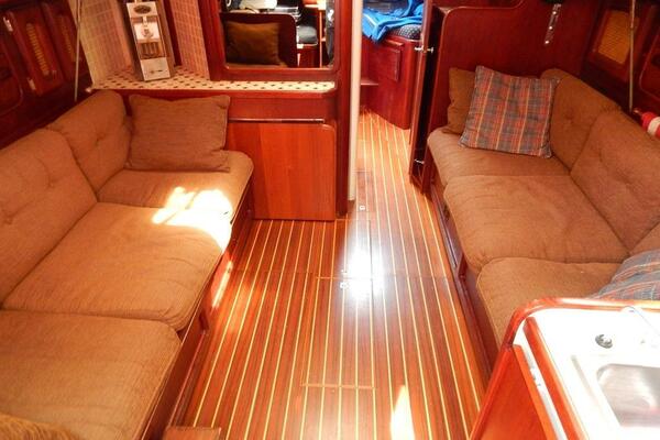 36ft Islander Yacht For Sale