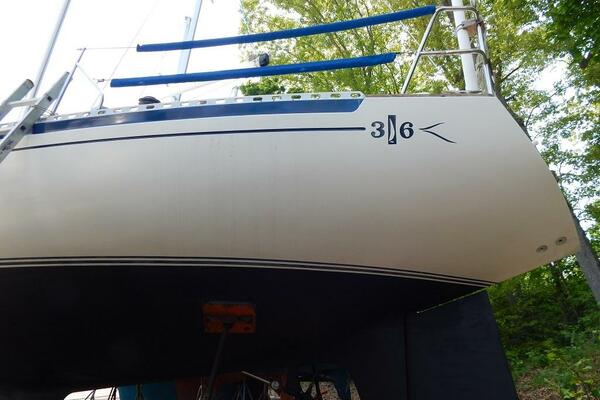 36ft Islander Yacht For Sale