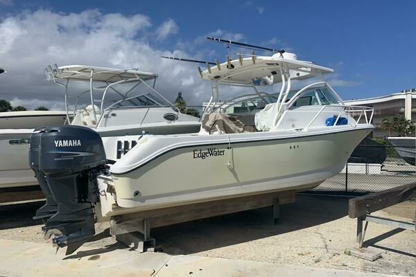 Photo of the 2003 Edgewater 265 Express