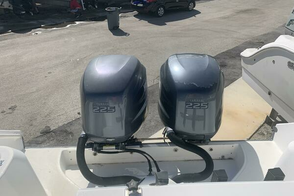 Photo of the 2003 Edgewater 265 Express