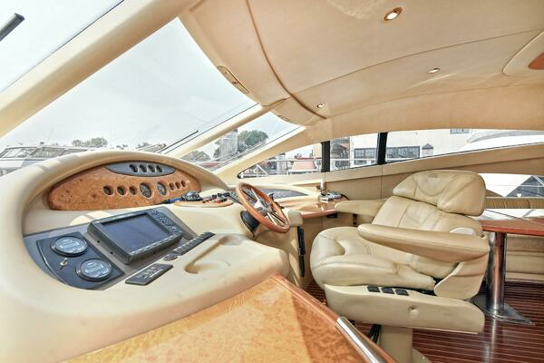 2003 Azimut 62