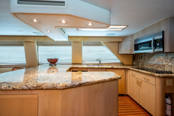 1997 Hatteras 65