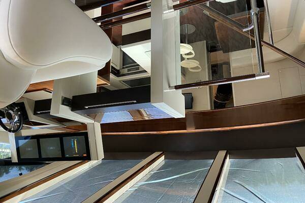 2009 Lazzara Yachts 75