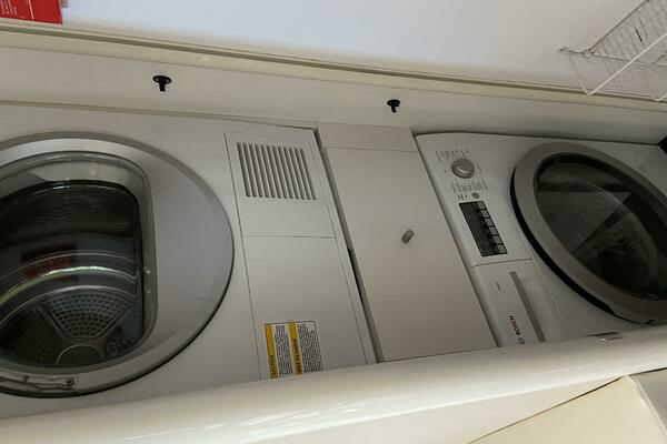 2009 Lazzara Yachts 75