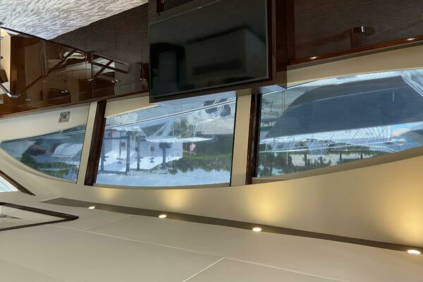 2009 Lazzara Yachts 75