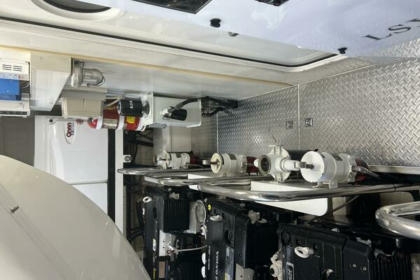 2009 Lazzara Yachts 75