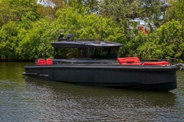 Photo of the 2021 Brabus Brabus Shadow 900 BO