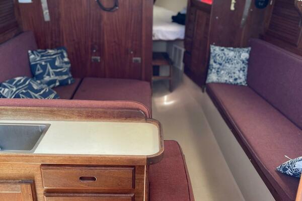 Happy Ours 30ft Catalina Yacht For Sale