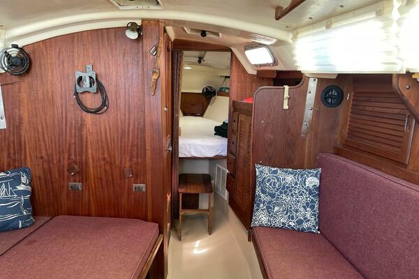 Happy Ours 30ft Catalina Yacht For Sale