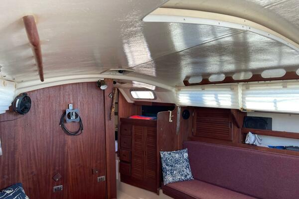 Happy Ours 30ft Catalina Yacht For Sale