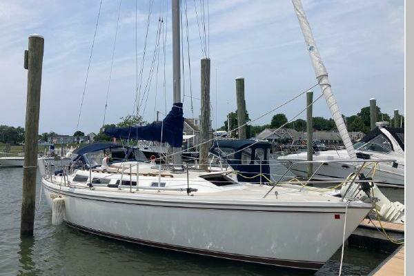 Sanweka 36ft Catalina Yacht For Sale