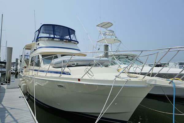 DUCHESS 42ft Chris Craft Yacht For Sale