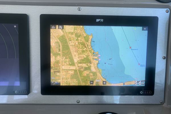 2011 Cruisers Yachts 40