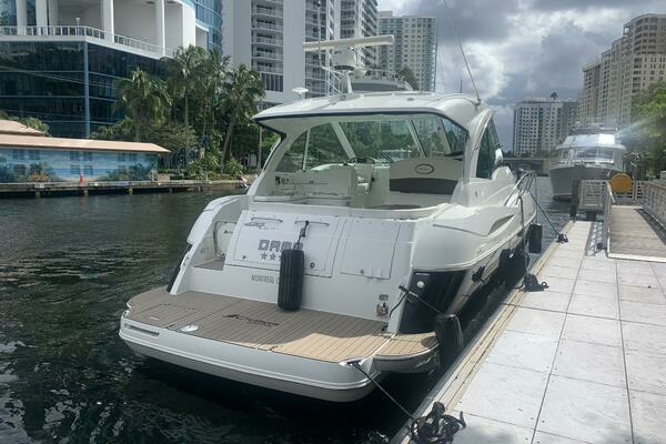 2011 Cruisers Yachts 40