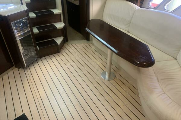 2011 Cruisers Yachts 40