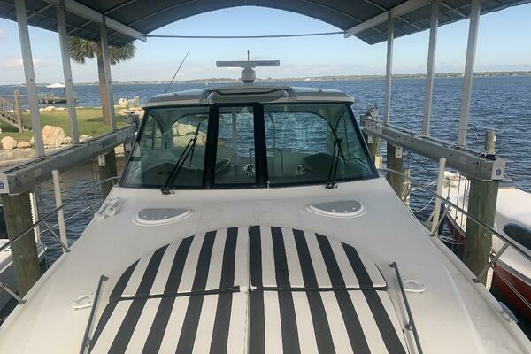 2011 Cruisers Yachts 40