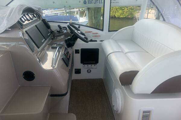 2011 Cruisers Yachts 40
