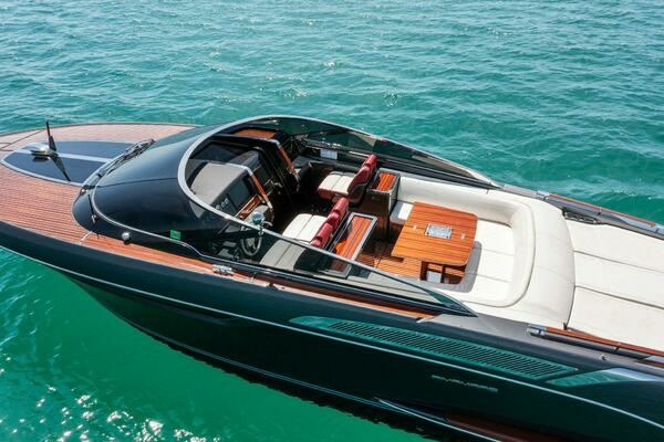 2022 Riva 38