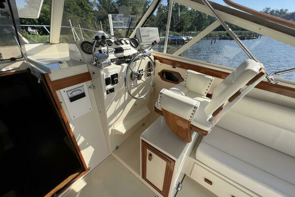 1985 Viking 35
