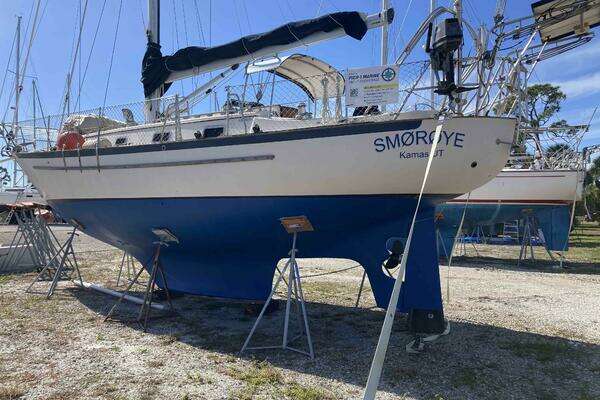 Photo of the 1994 Pacific Seacraft Crealock 37