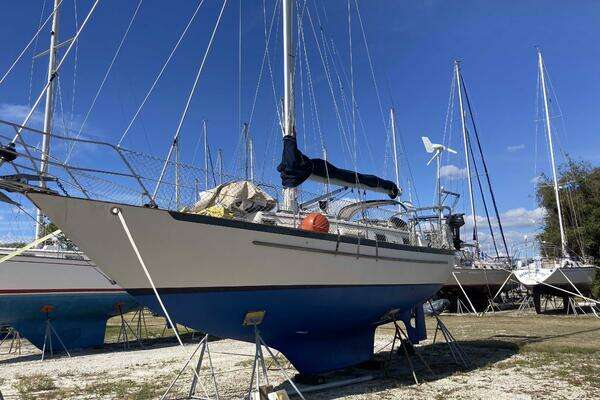 Photo of the 1994 Pacific Seacraft Crealock 37