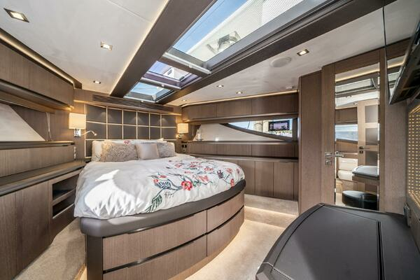 2019 Galeon 64