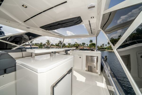 2019 Galeon 64
