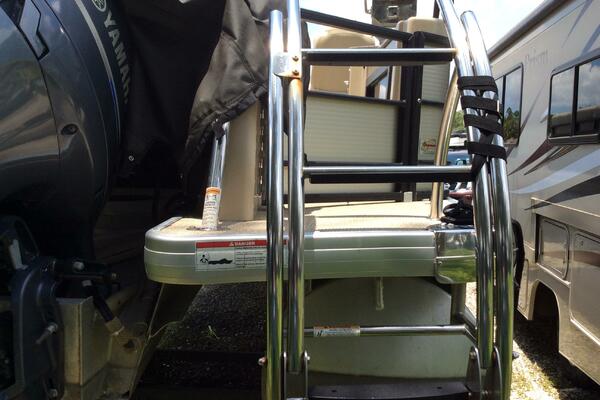 25ft Aqua Patio Yacht For Sale