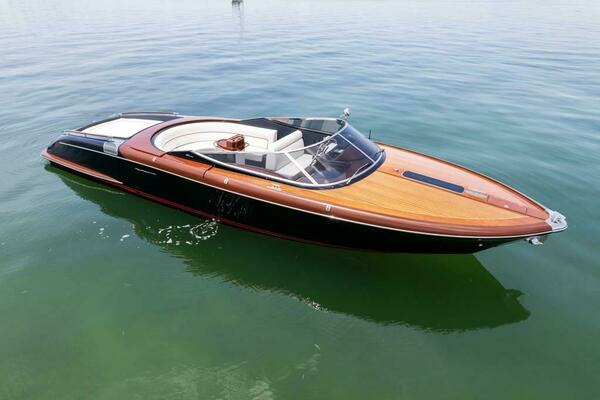 2020 Riva 33