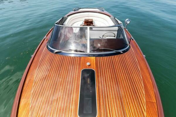 2020 Riva 33