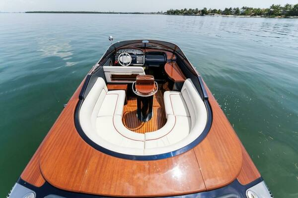 2020 Riva 33