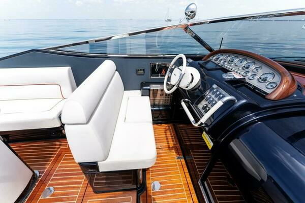 2020 Riva 33
