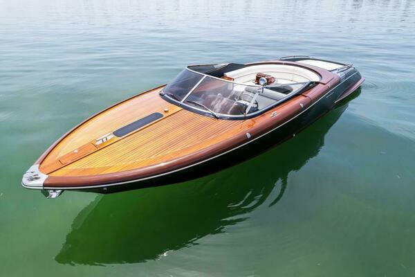 2020 Riva 33