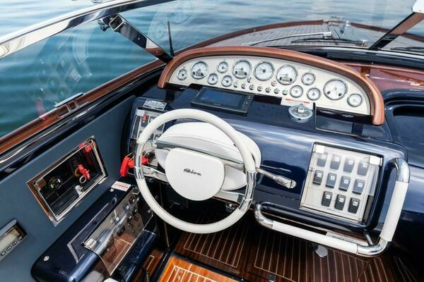 2020 Riva 33
