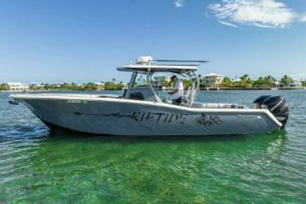 Photo of the 2020 Tidewater 320 CC Adventure