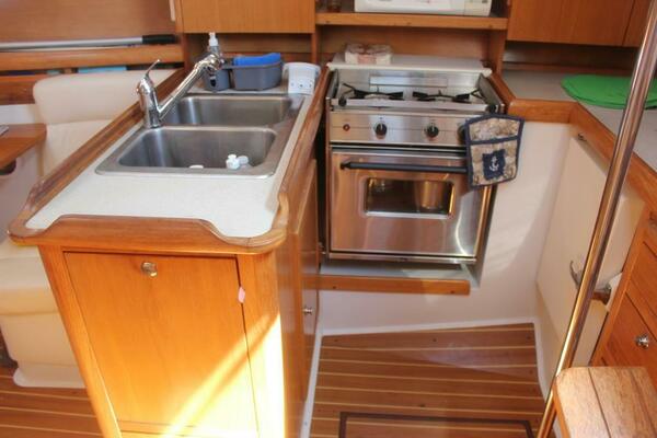 Polaris 35ft Catalina Yacht For Sale