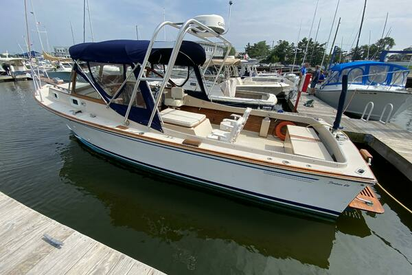 RUNNER 26ft Fortier Yacht For Sale