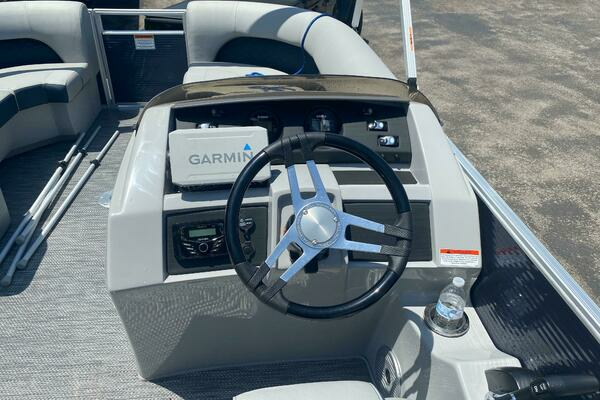 Photo of the 2022 Bennington 22LSR