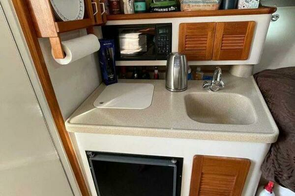 Photo of the 1998 Pursuit 3000 Express "Reprieve"