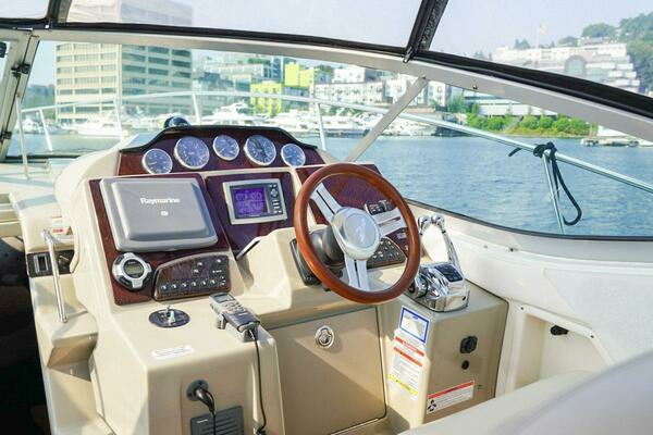 Sea Ray 350 Sundancer Yacht For Sale