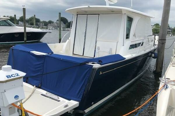 Photo of the 2014 Back Cove 41